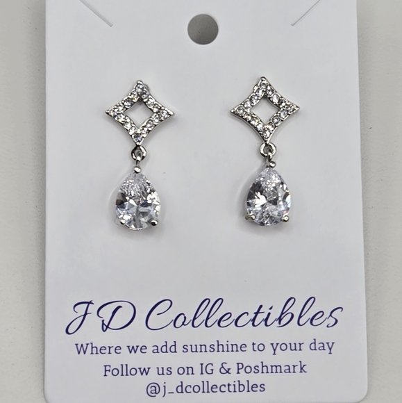 Swarovski Jewelry - Pear Shaped Dangle Earrings Made With Swarovski Crystals Silver Overlay NWOT